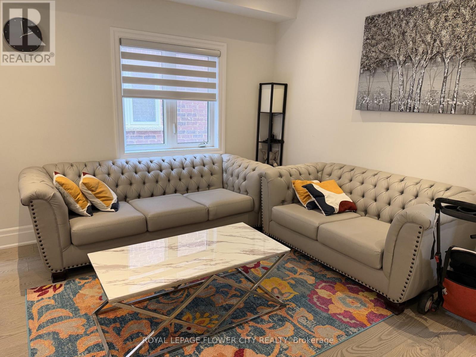 7 Overstone Road, Halton Hills (Georgetown), Ontario  L7G 0N5 - Photo 4 - W12899396