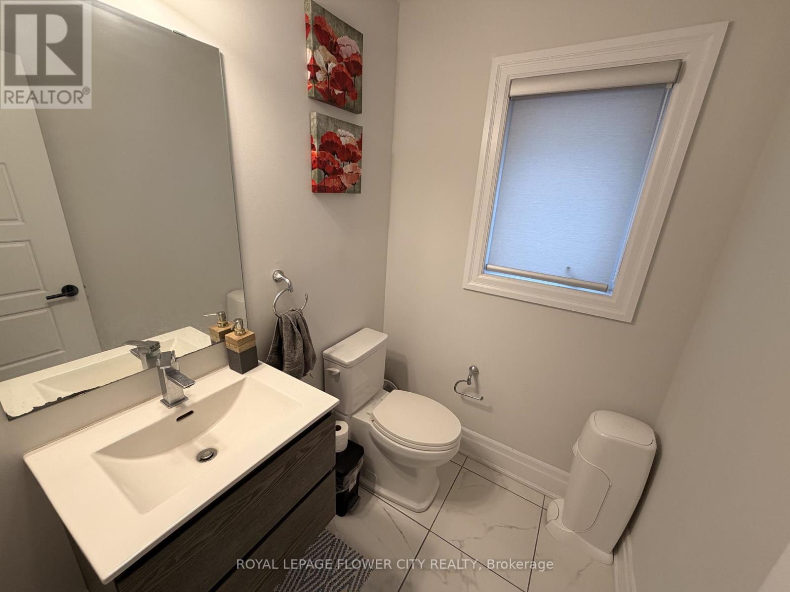 7 Overstone Road, Halton Hills (Georgetown), Ontario  L7G 0N5 - Photo 7 - W12899396