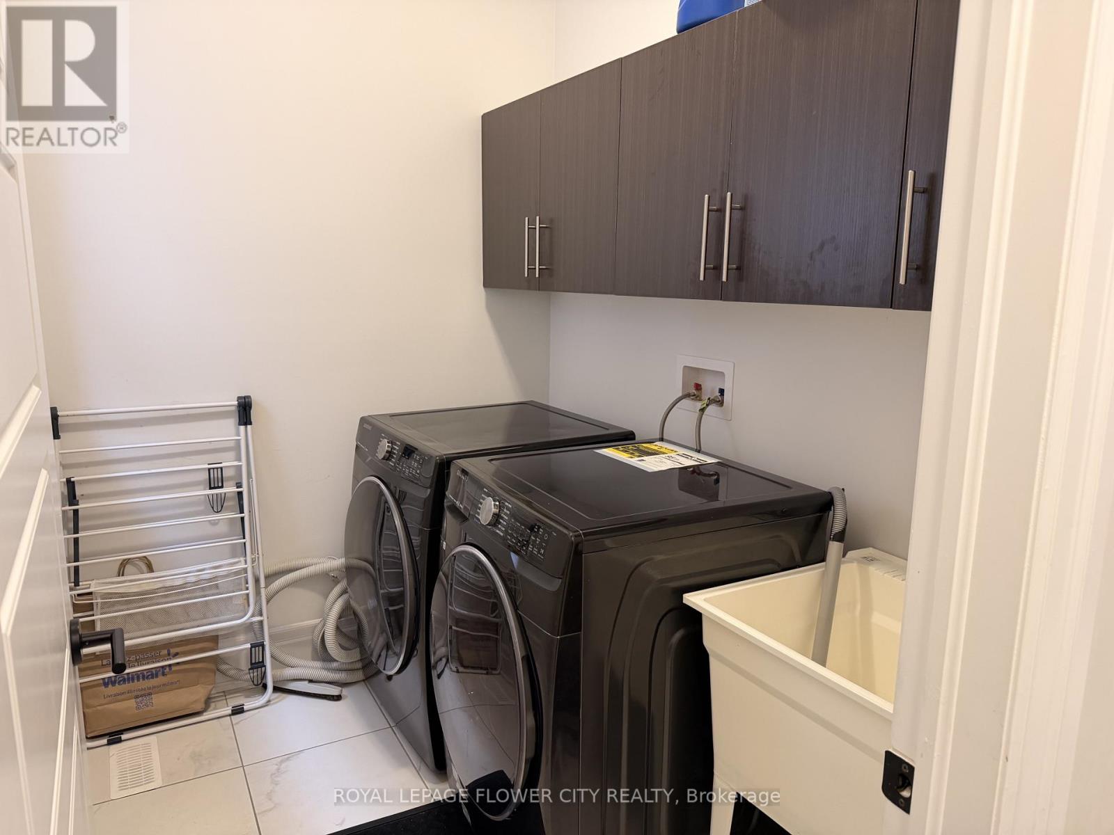 7 Overstone Road, Halton Hills (Georgetown), Ontario  L7G 0N5 - Photo 8 - W12899396