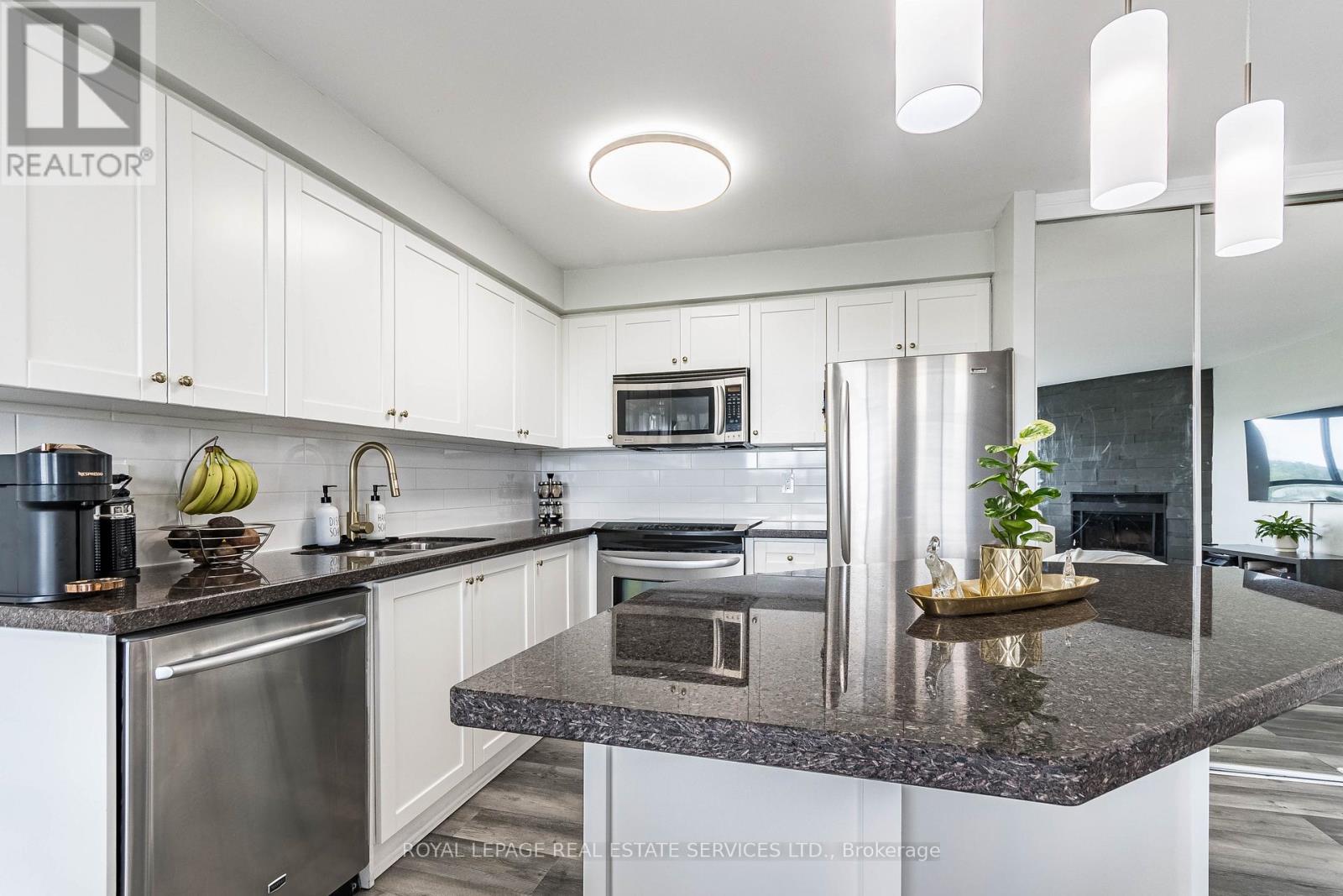 619 - 1000 Cedarglen Gate, Mississauga, Ontario  L5C 3Z5 - Photo 7 - W12899412