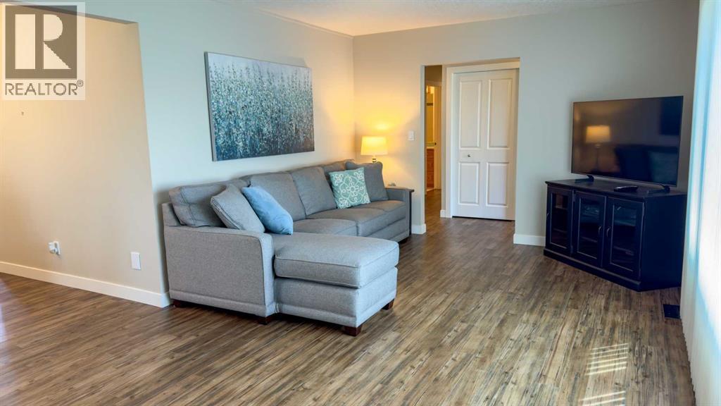 5036 51 Avenue, Irma, Alberta  T0B 2H0 - Photo 6 - A2250012