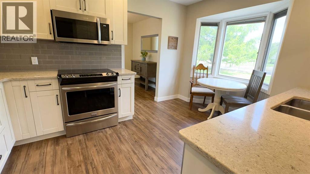 5036 51 Avenue, Irma, Alberta  T0B 2H0 - Photo 11 - A2250012