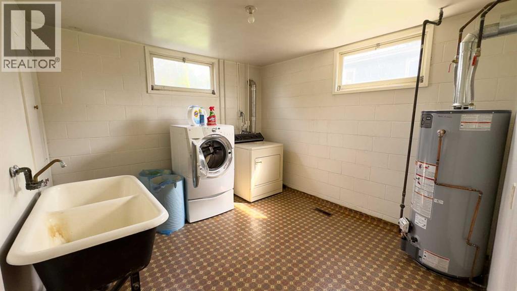 5036 51 Avenue, Irma, Alberta  T0B 2H0 - Photo 30 - A2250012