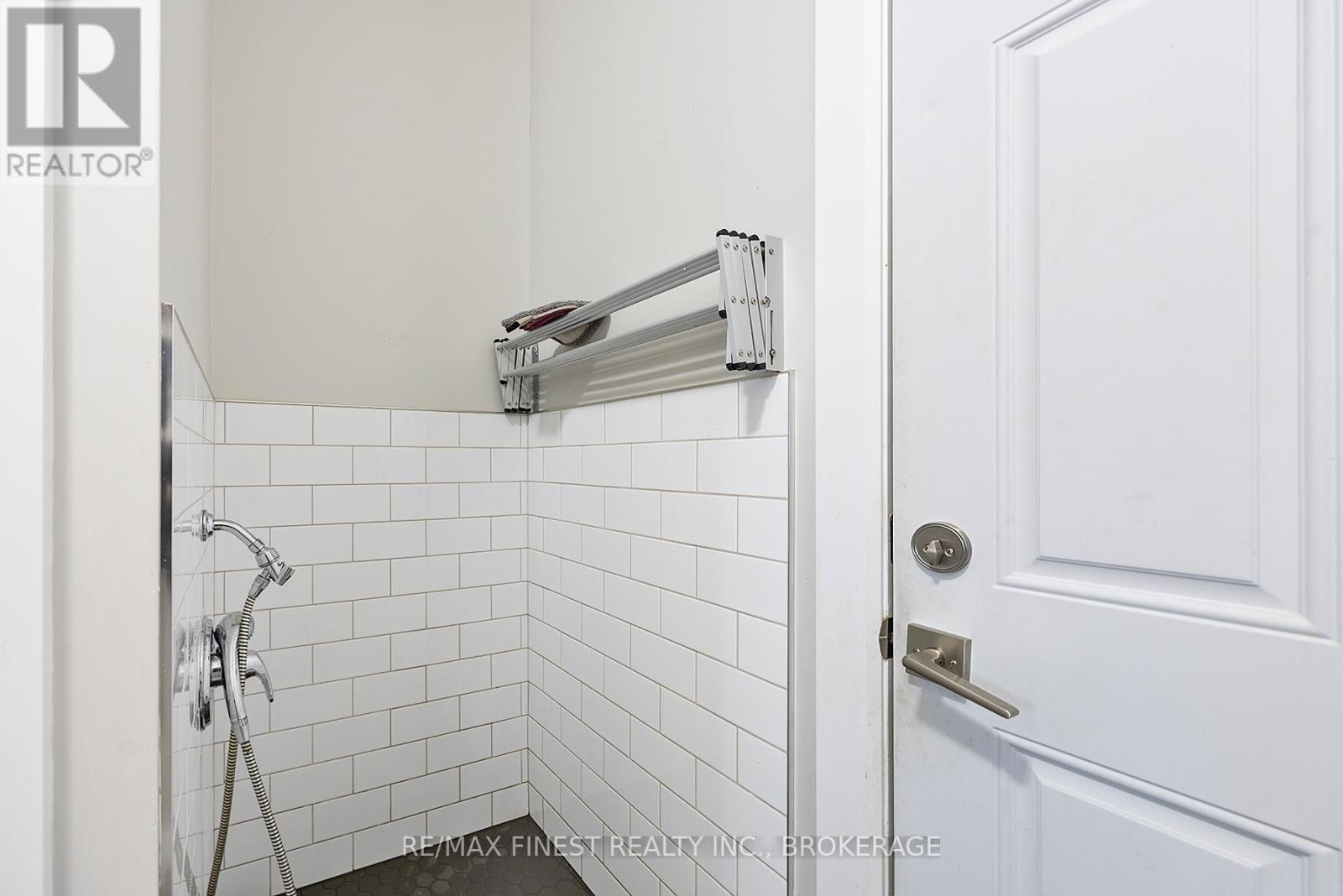 923 Maple Road, Loyalist (Lennox And Addington - South), Ontario  K0H 2H0 - Photo 32 - X12899252