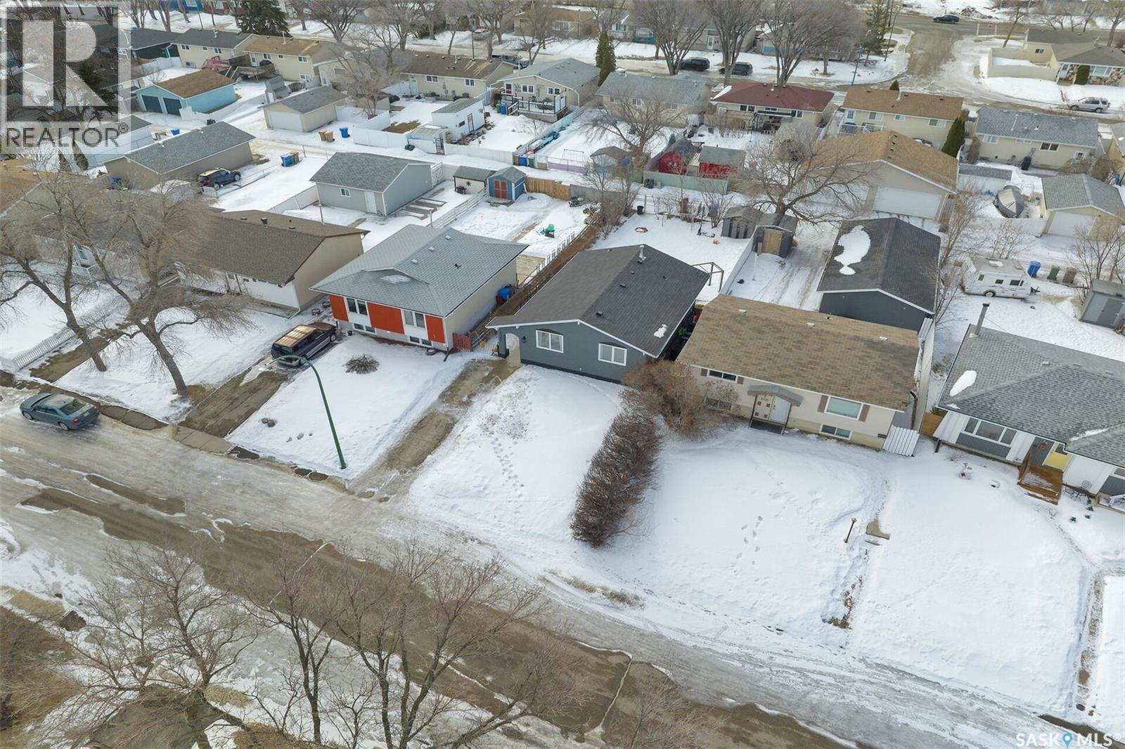 5721 2nd Avenue N, Regina, Saskatchewan  S4R 5M4 - Photo 29 - SK030825