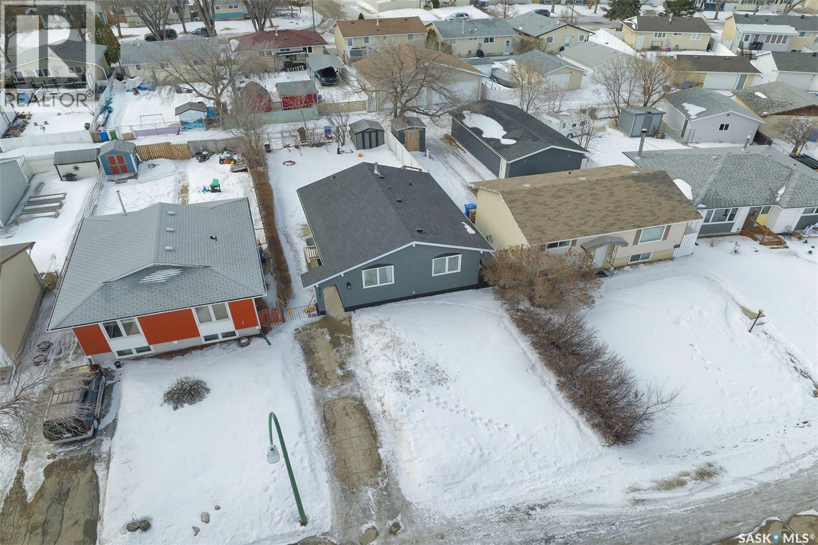 5721 2nd Avenue N, Regina, Saskatchewan  S4R 5M4 - Photo 30 - SK030825