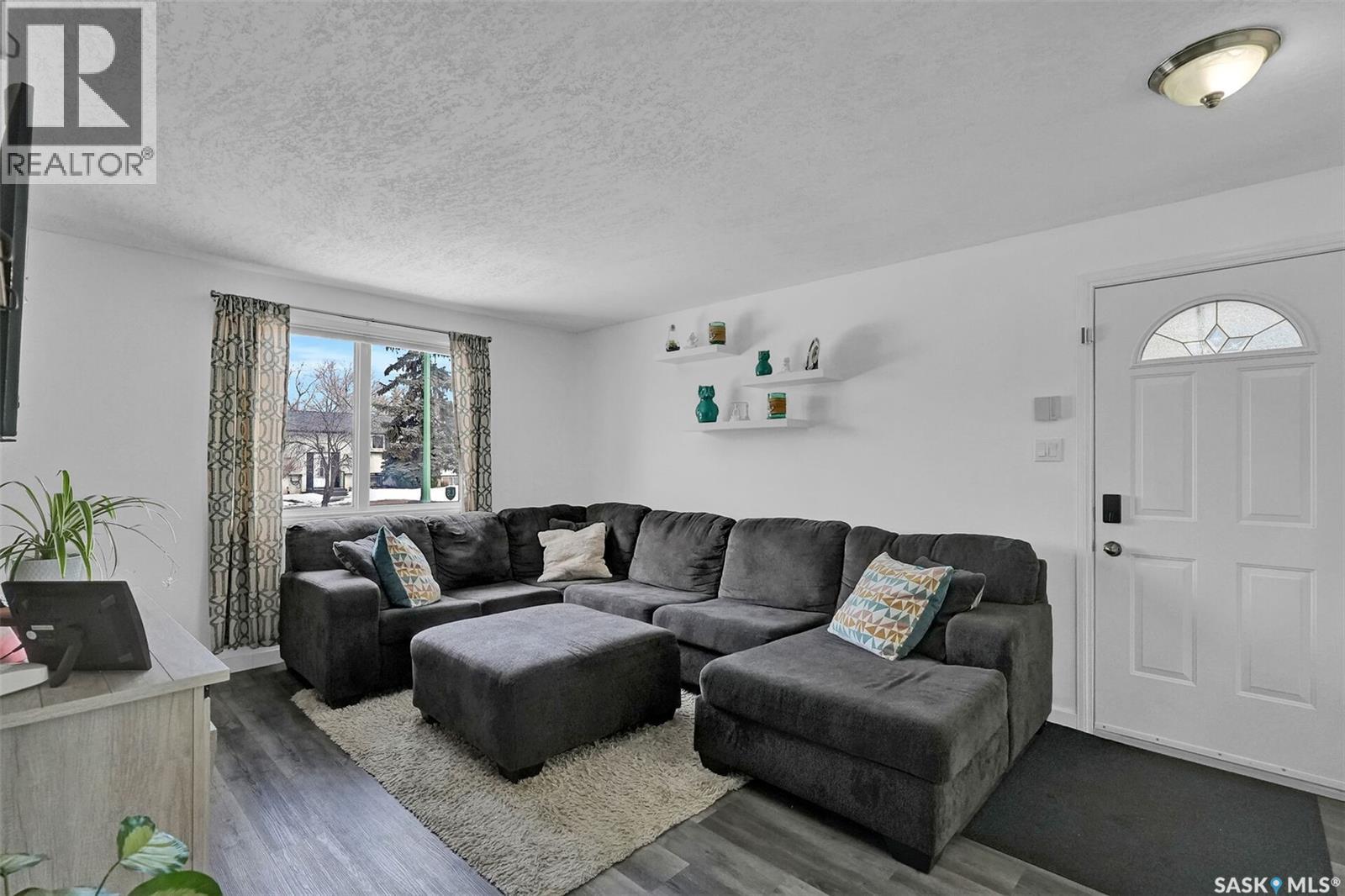 5721 2nd Avenue N, Regina, Saskatchewan  S4R 5M4 - Photo 5 - SK030825