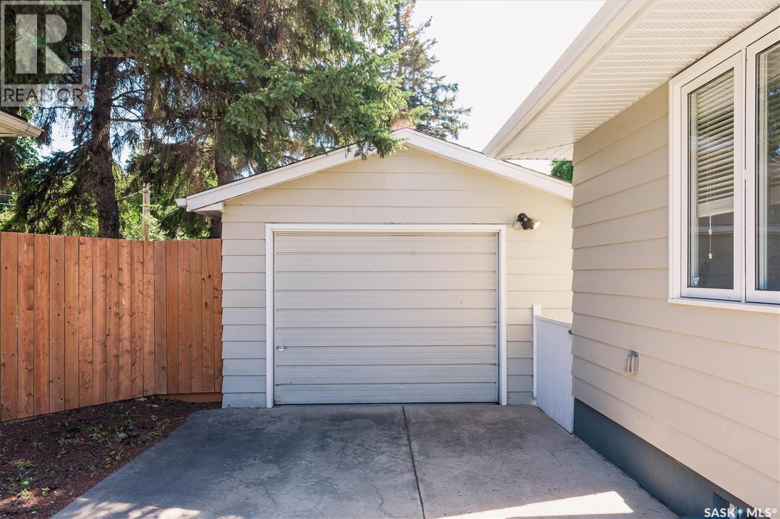 2722 Jarvis Drive, Saskatoon, Saskatchewan  S7J 2V3 - Photo 46 - SK030784