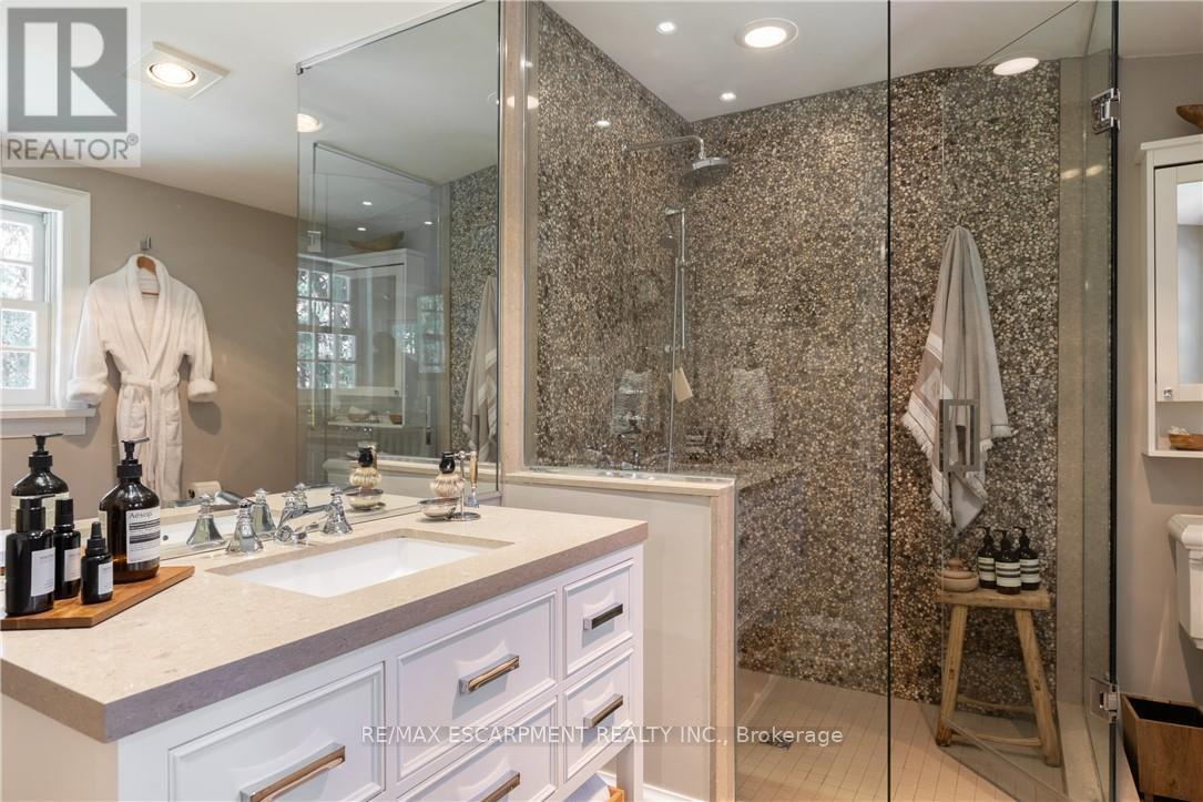 2055 Lakeshore Road E, Oakville, Ontario  L6J 1M4 - Photo 18 - W12721596