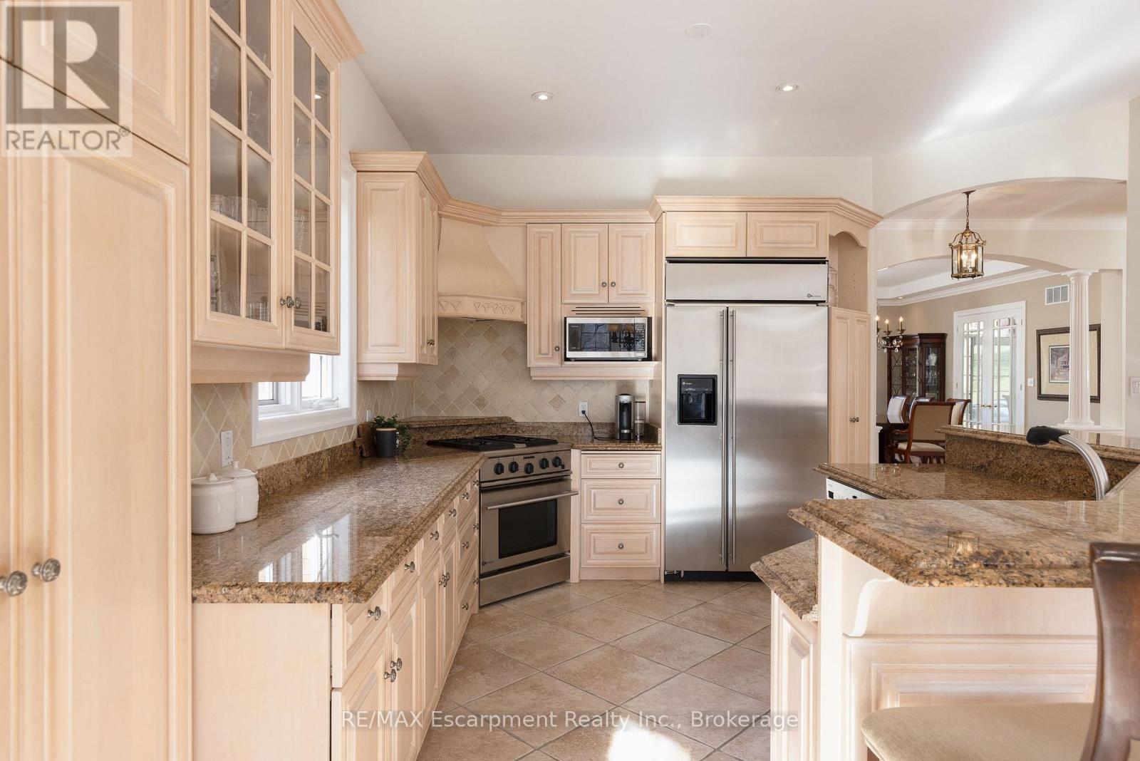 1285 Beaufort Drive, Burlington, Ontario  L7P 4V9 - Photo 12 - W12835056