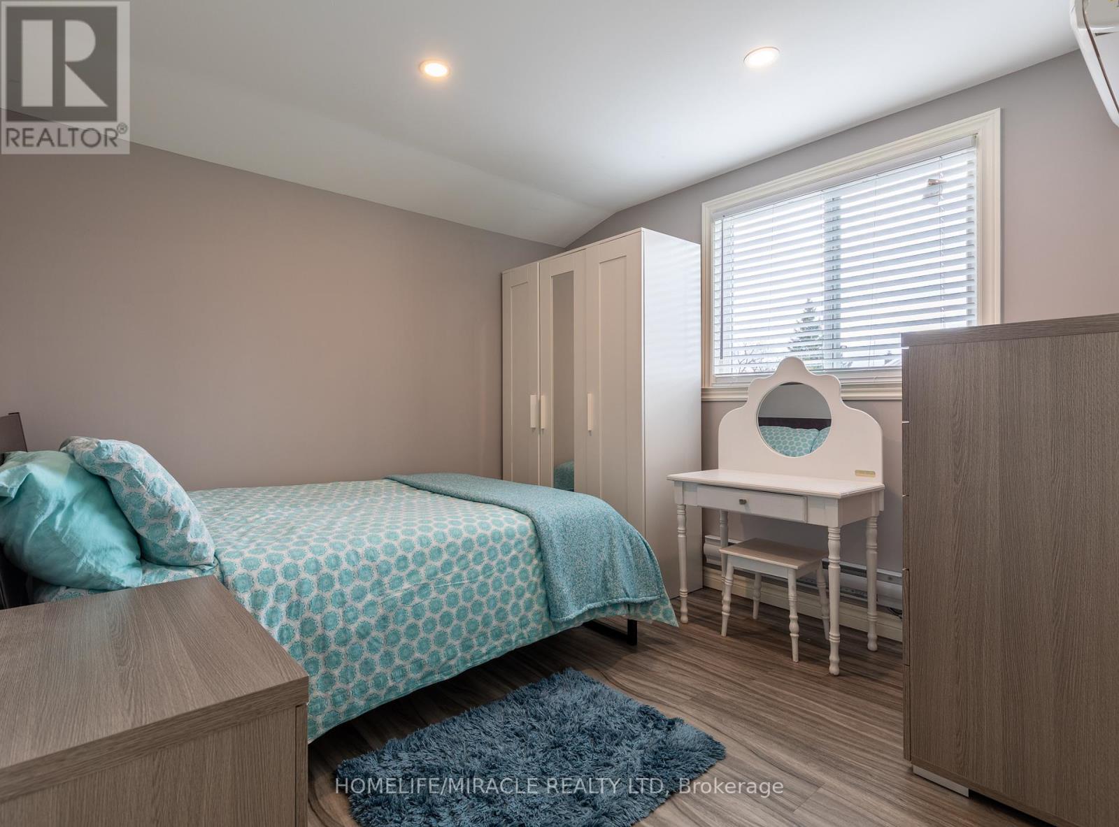 36 Division Street, St. Catharines, Ontario  L2R 3G2 - Photo 13 - X12899238