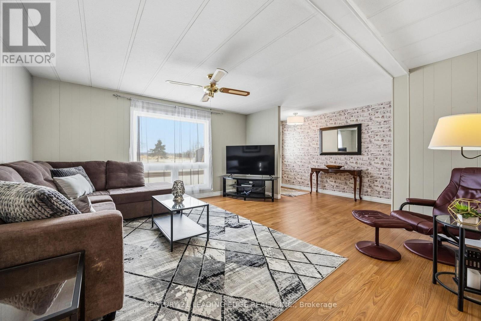 33 Vista Drive, Kawartha Lakes (Fenelon), Ontario  K9V 0H7 - Photo 7 - X12899244