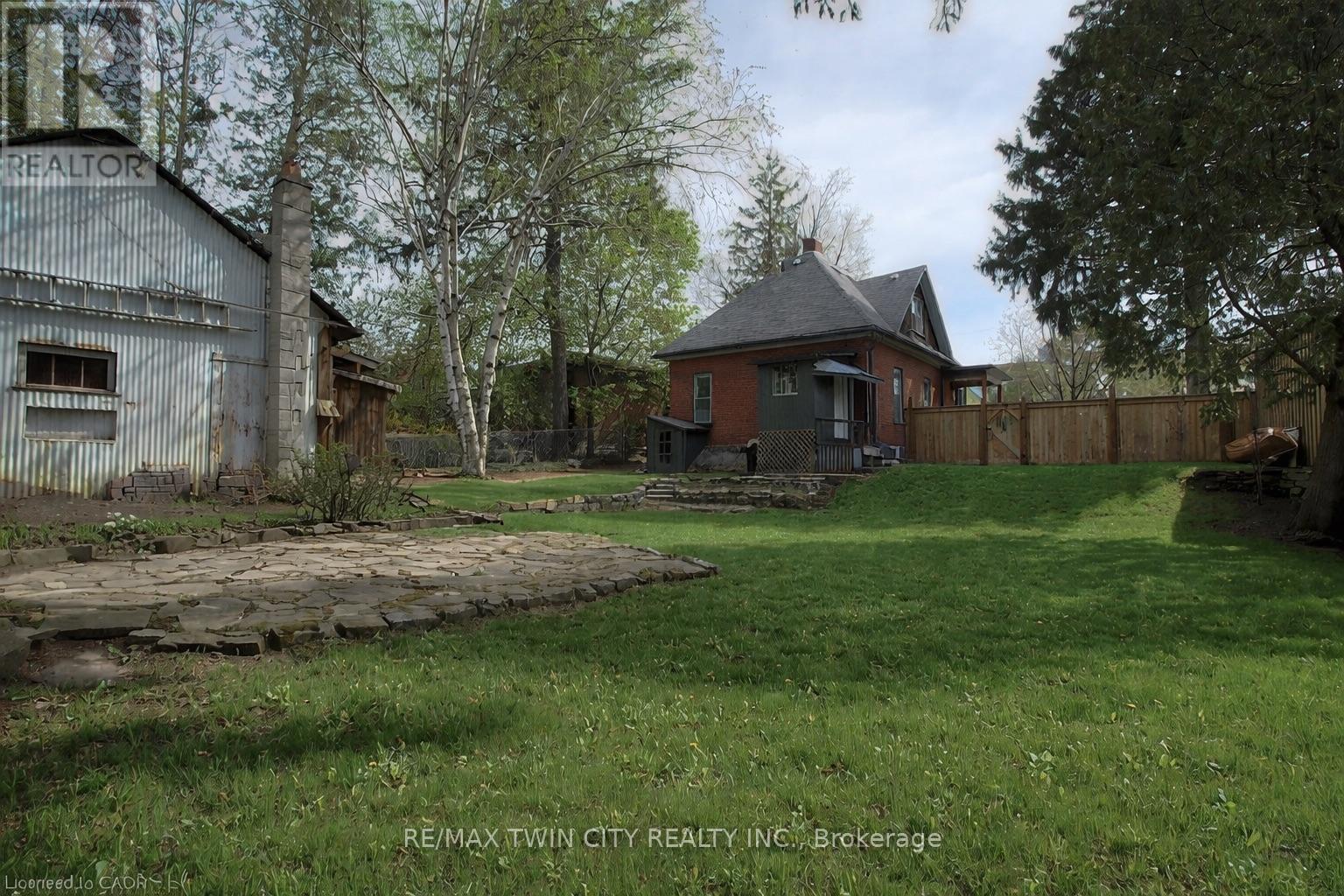 338 Laurel Street, Cambridge, Ontario  N3H 3Y8 - Photo 2 - X12899274