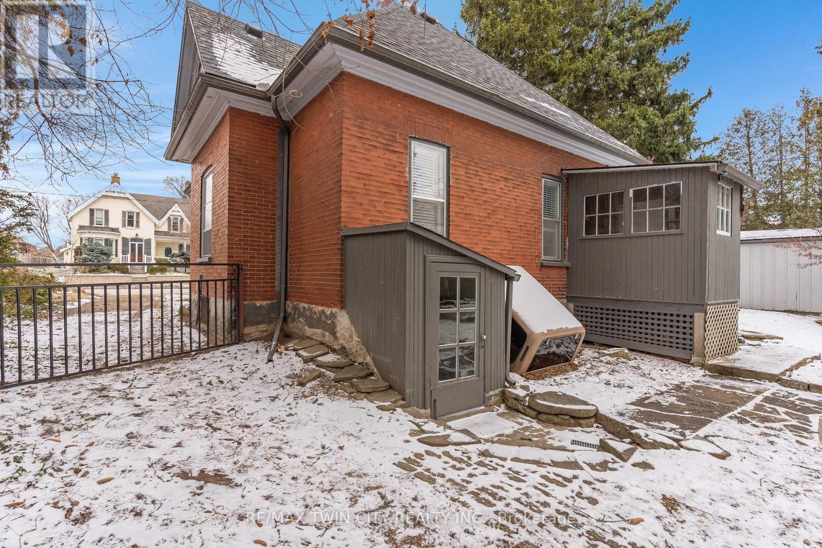 338 Laurel Street, Cambridge, Ontario  N3H 3Y8 - Photo 38 - X12899274