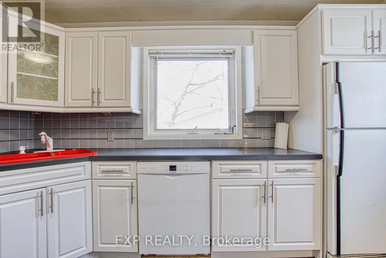 18 Bonavem Drive, St. Catharines, Ontario  L2N 1X8 - Photo 11 - X12899292