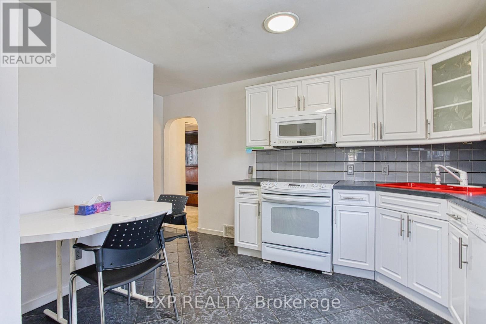 18 Bonavem Drive, St. Catharines, Ontario  L2N 1X8 - Photo 12 - X12899292