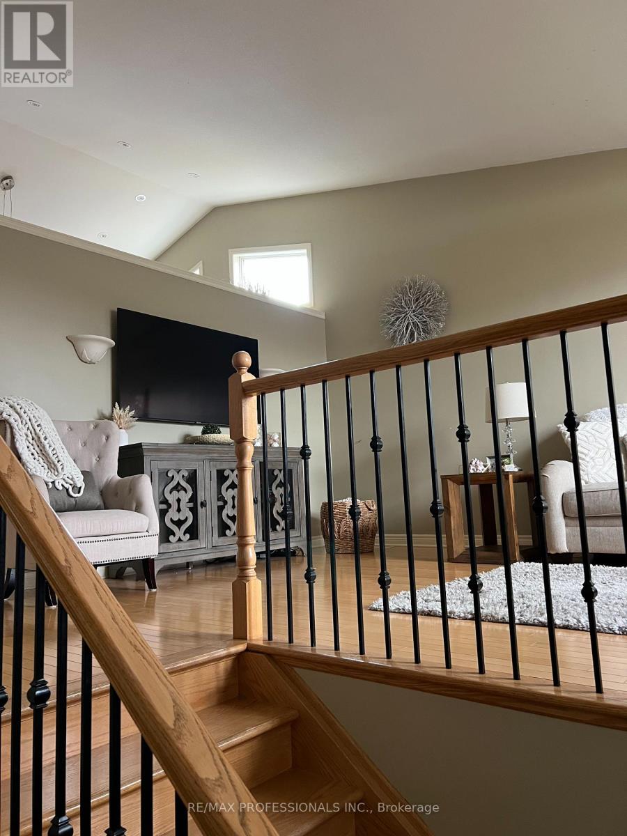 54 Nicholas Drive, St. Catharines, Ontario  L2S 4C6 - Photo 5 - X12899352