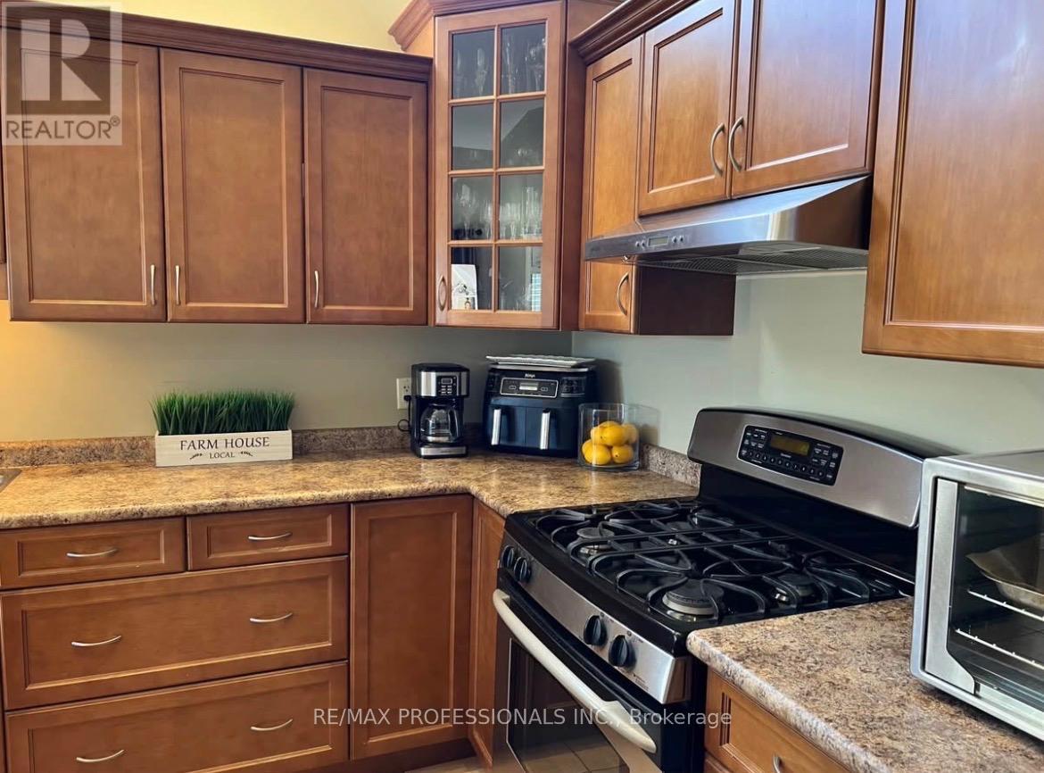 54 Nicholas Drive, St. Catharines, Ontario  L2S 4C6 - Photo 8 - X12899352