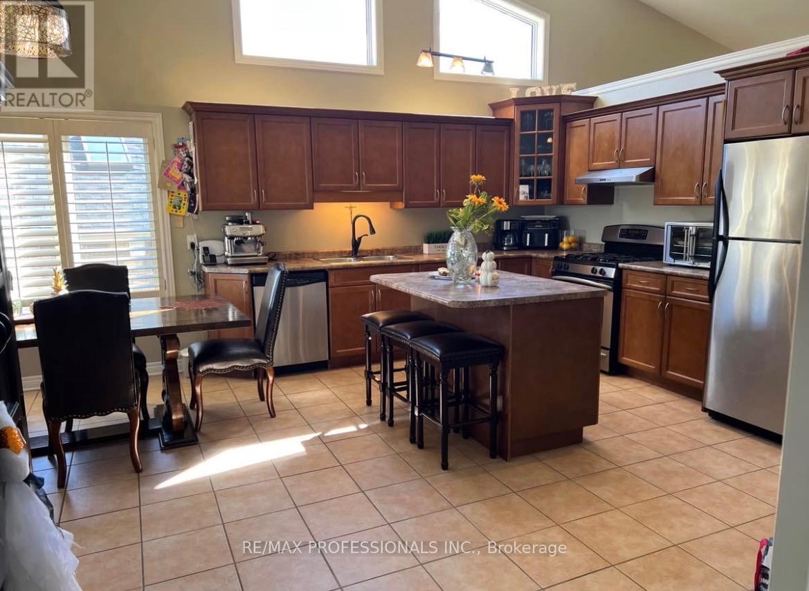 54 Nicholas Drive, St. Catharines, Ontario  L2S 4C6 - Photo 9 - X12899352