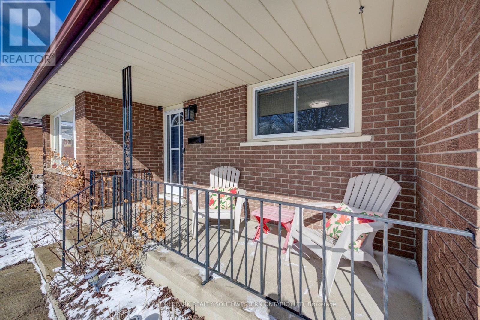 50 Farrier Drive, Kitchener, Ontario  N2P 1J5 - Photo 4 - X12899358