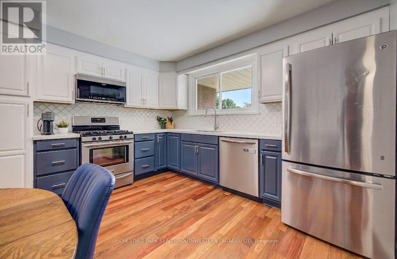 50 Farrier Drive, Kitchener, Ontario  N2P 1J5 - Photo 8 - X12899358