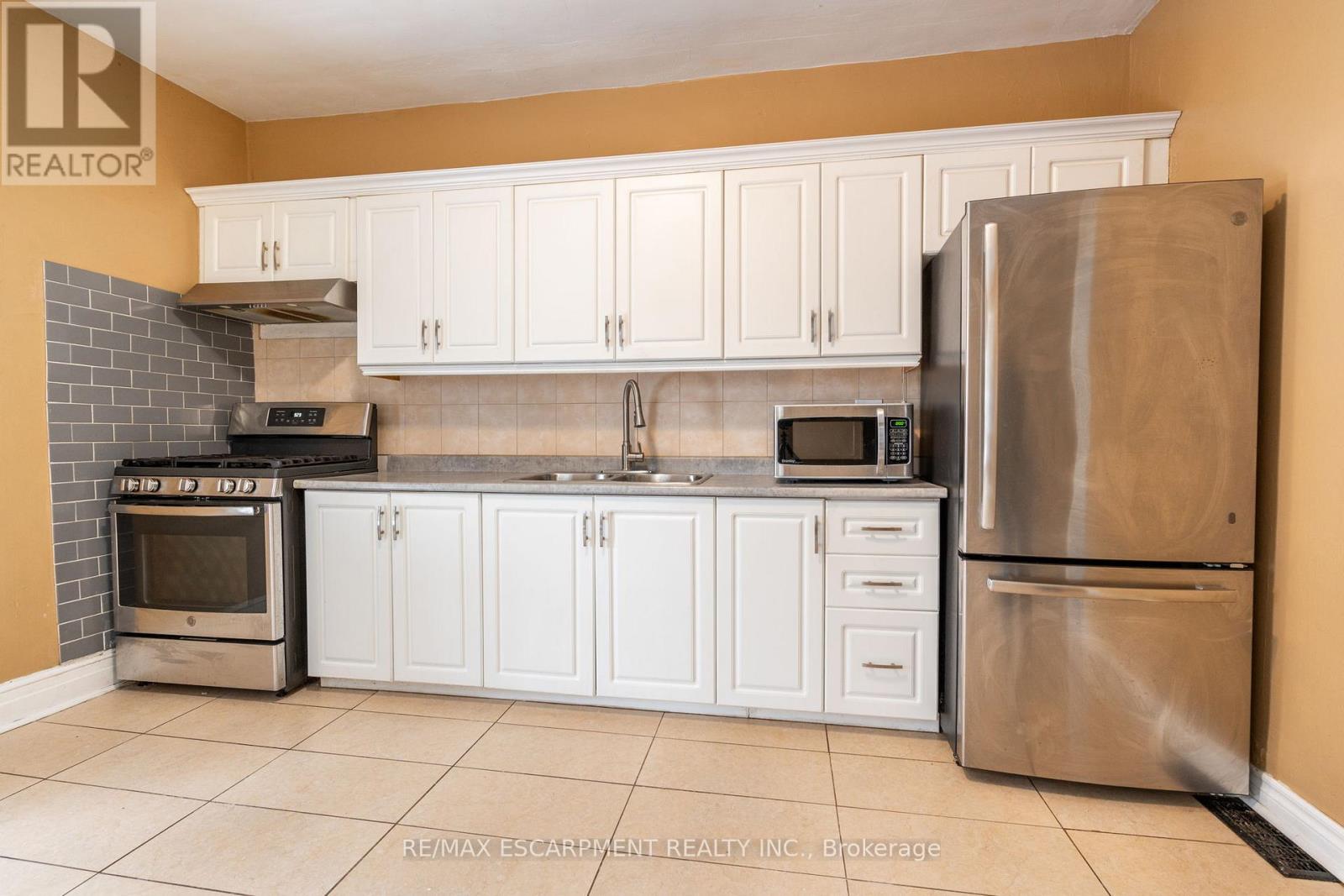 21 Oxford Street, Hamilton, Ontario  L8R 2W9 - Photo 10 - X12899364