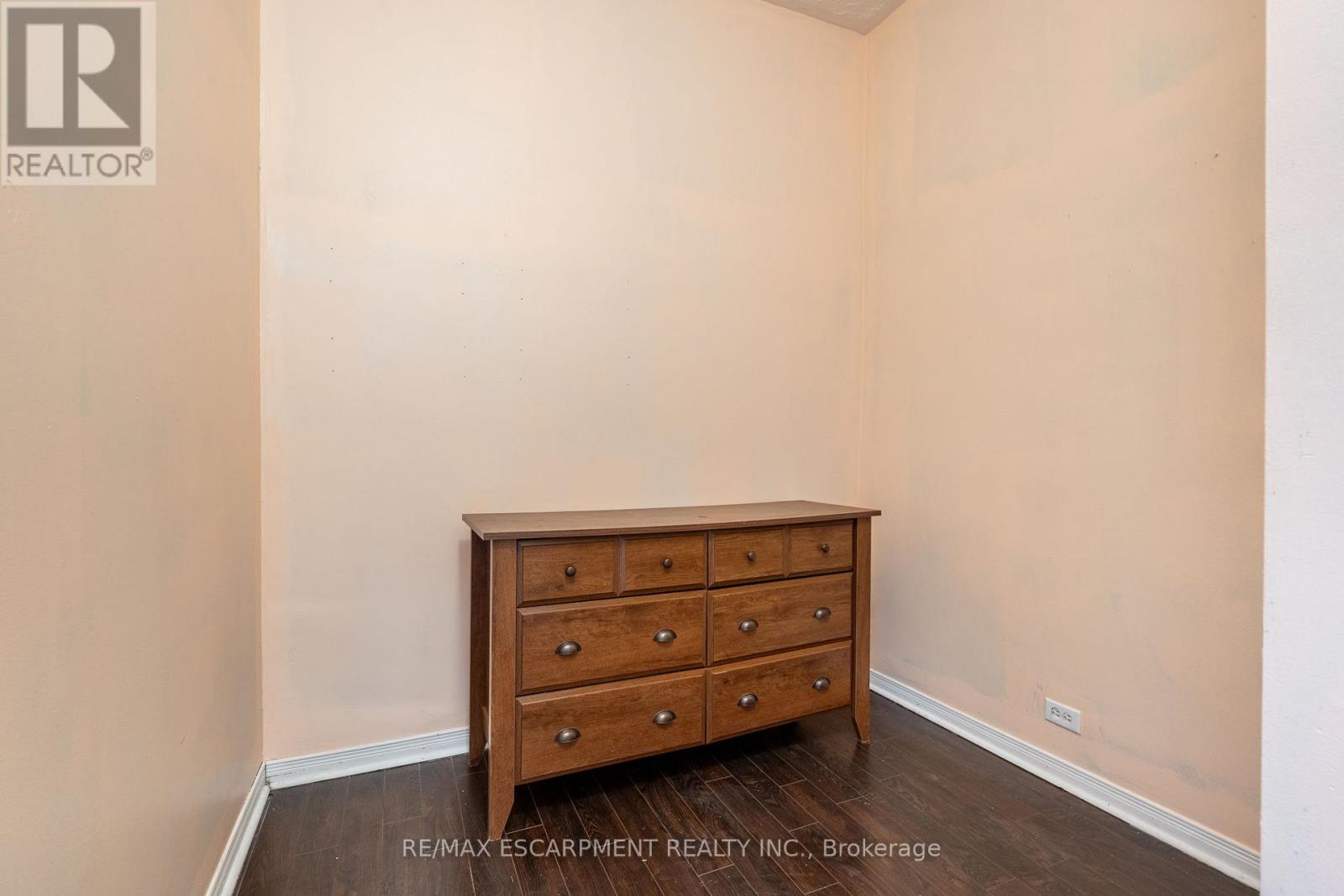 21 Oxford Street, Hamilton, Ontario  L8R 2W9 - Photo 12 - X12899364