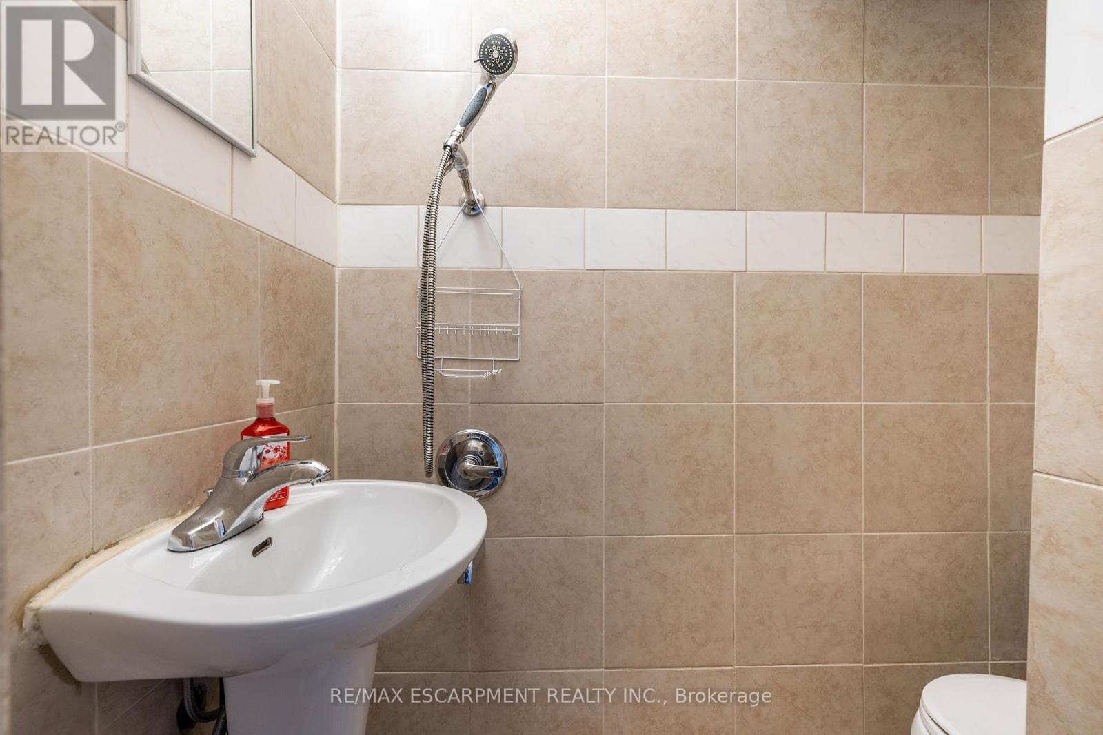 21 Oxford Street, Hamilton, Ontario  L8R 2W9 - Photo 14 - X12899364