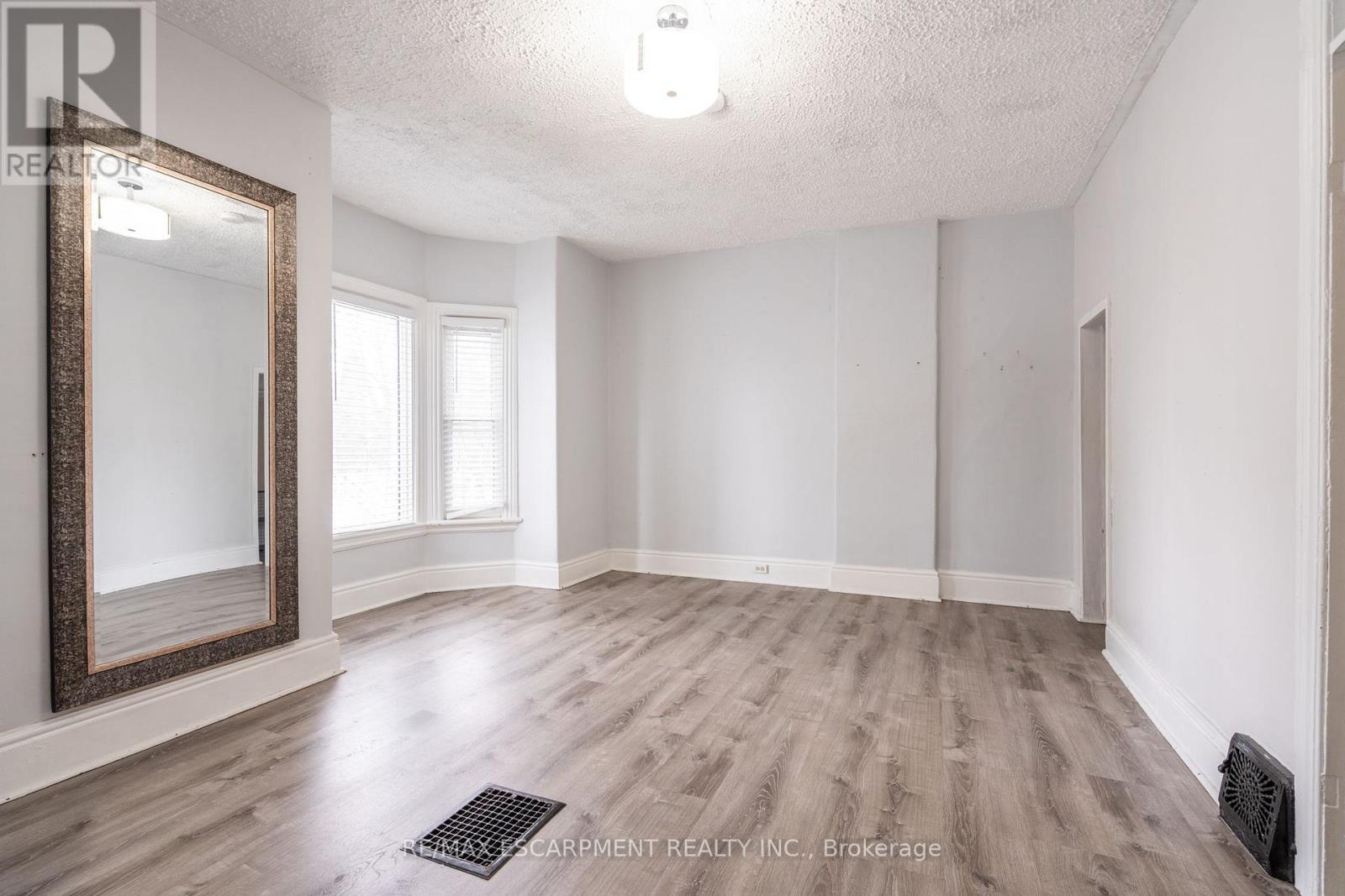 21 Oxford Street, Hamilton, Ontario  L8R 2W9 - Photo 16 - X12899364