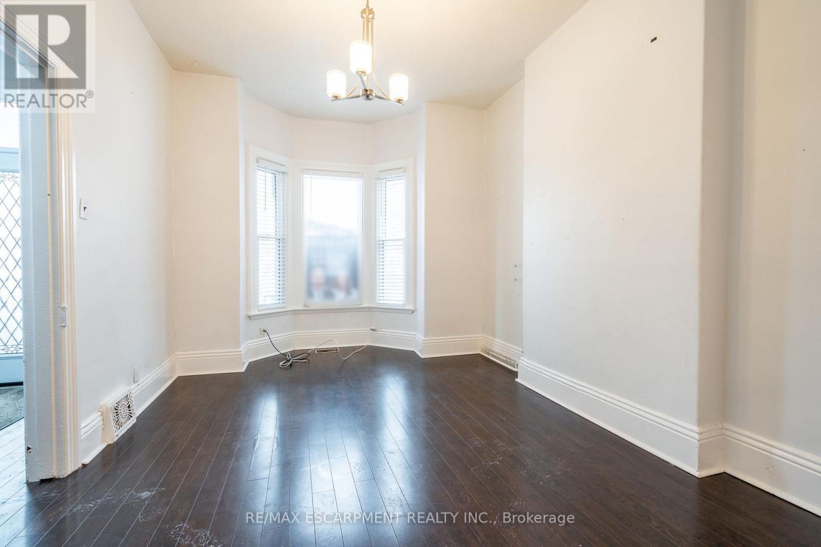 21 Oxford Street, Hamilton, Ontario  L8R 2W9 - Photo 5 - X12899364