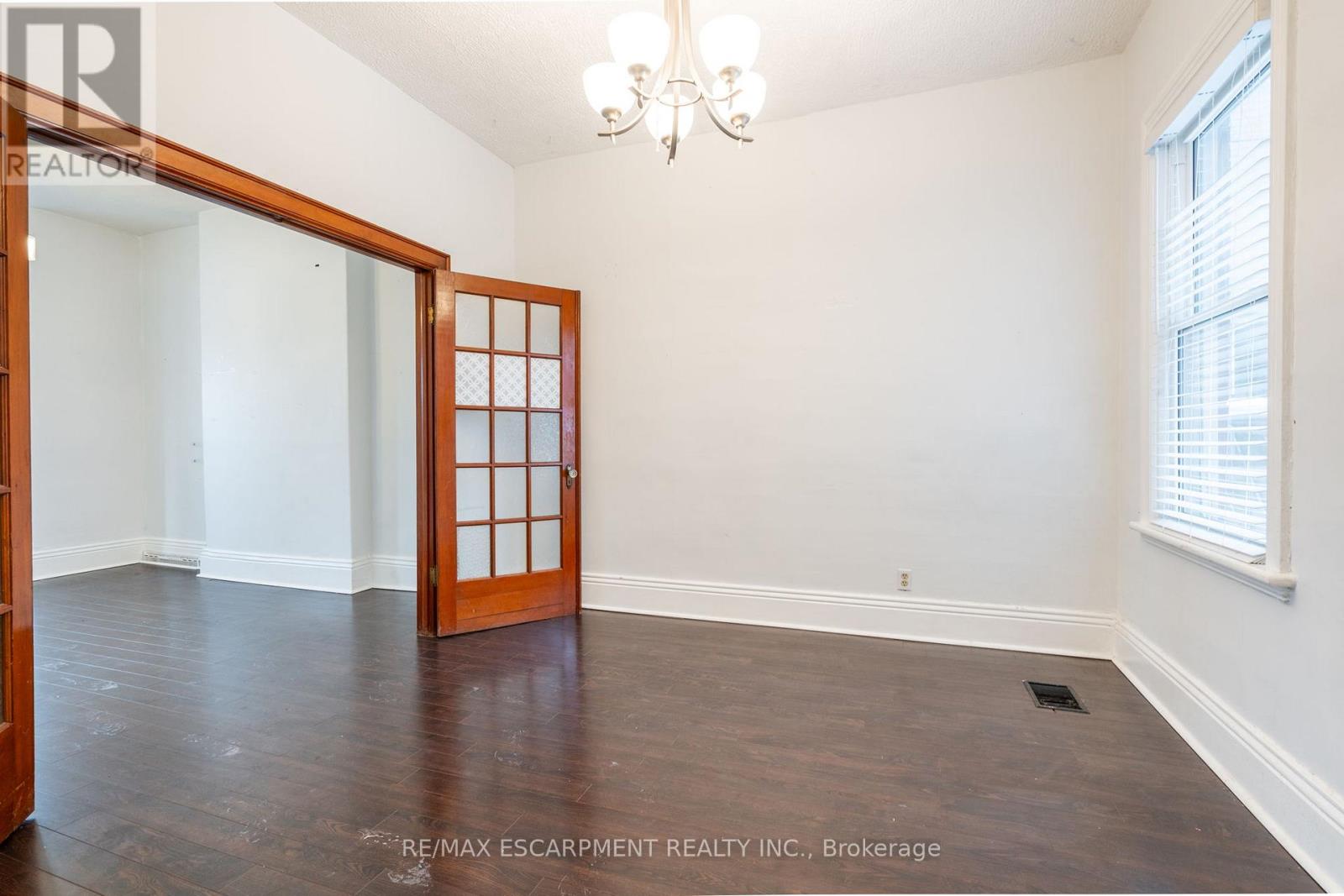 21 Oxford Street, Hamilton, Ontario  L8R 2W9 - Photo 8 - X12899364