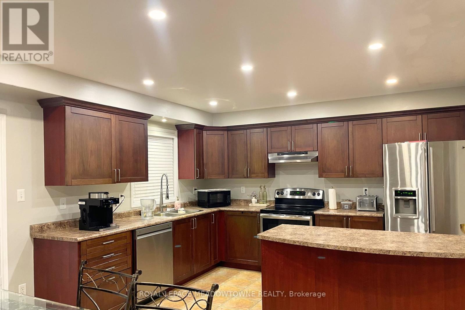 86 Hunter Way, Brantford, Ontario  N3T 0A2 - Photo 4 - X12899388