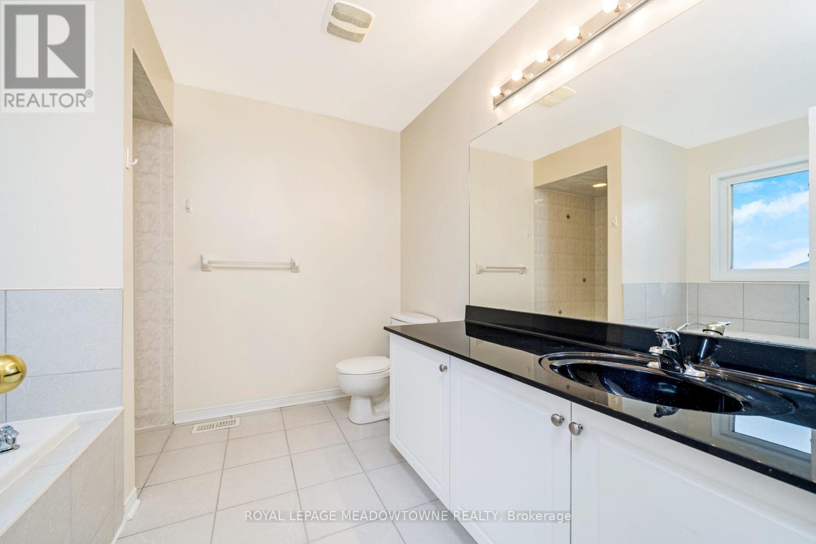 86 Hunter Way, Brantford, Ontario  N3T 0A2 - Photo 9 - X12899388