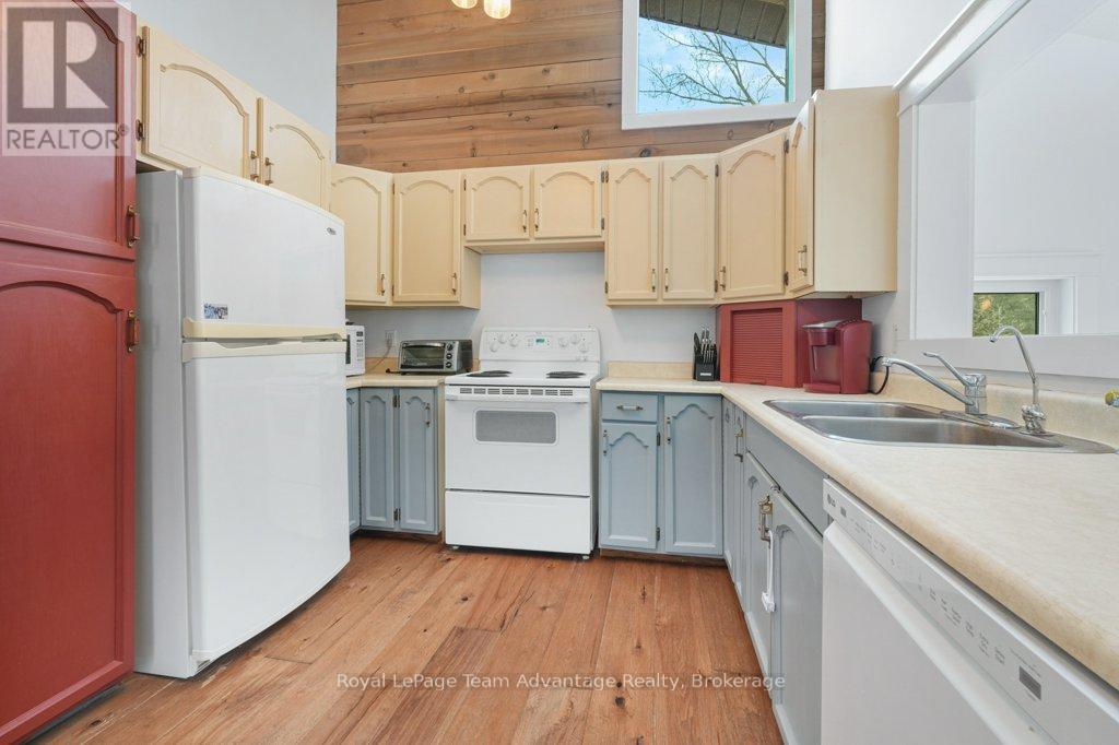 18 Ferris Road, Seguin, Ontario  P2A 2W8 - Photo 13 - X12897128