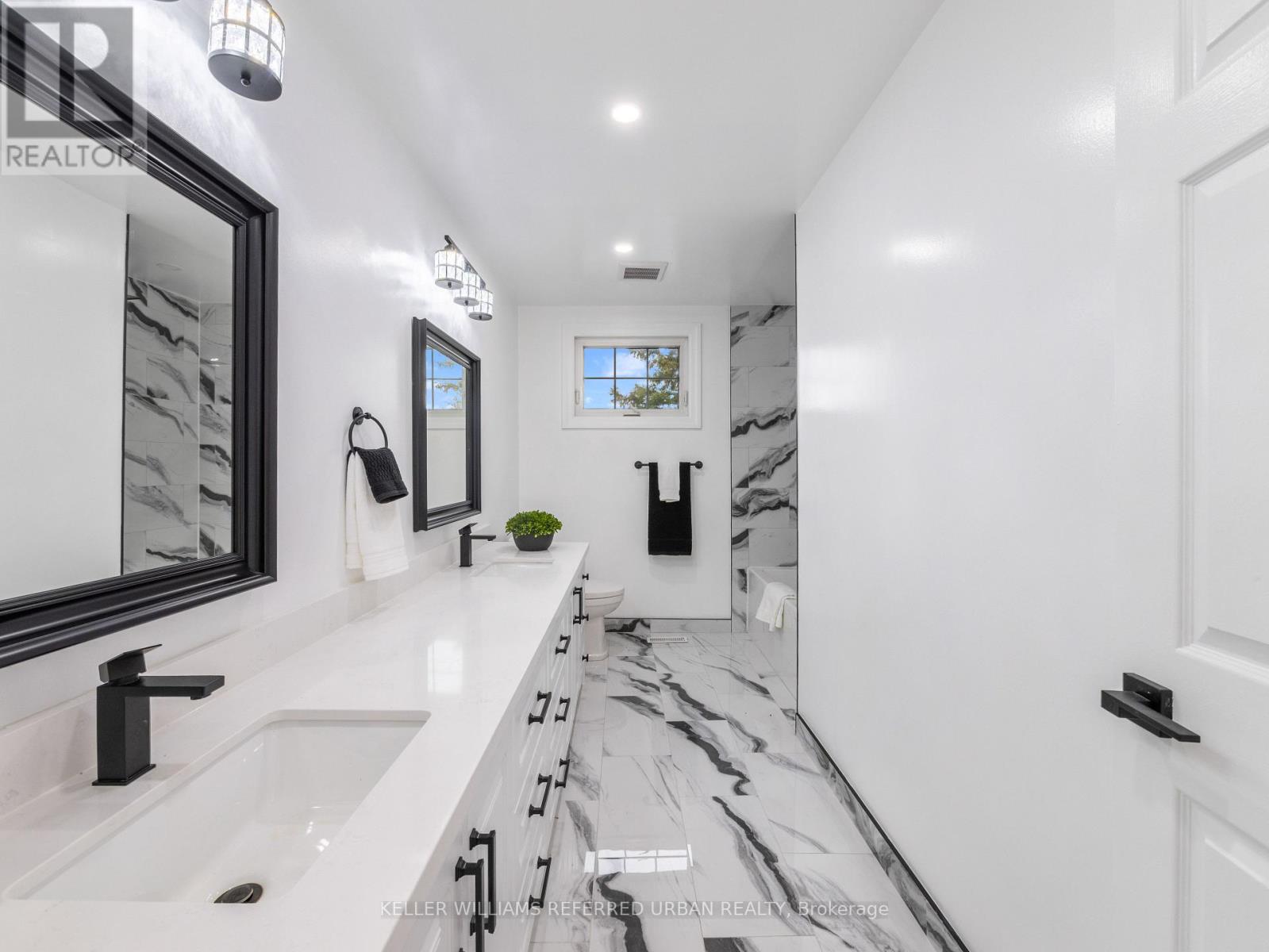 17 Sleepy Hollow Lane, Whitchurch-Stouffville, Ontario  L4A 3G7 - Photo 28 - N12898954