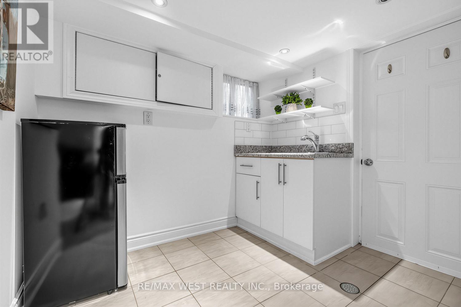 746 Gladstone Avenue, Toronto, Ontario  M6H 3J6 - Photo 29 - W12898752