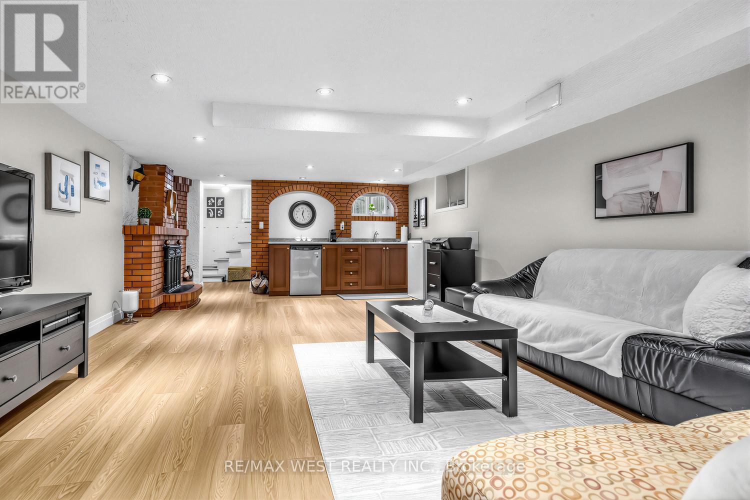 746 Gladstone Avenue, Toronto, Ontario  M6H 3J6 - Photo 27 - W12898752