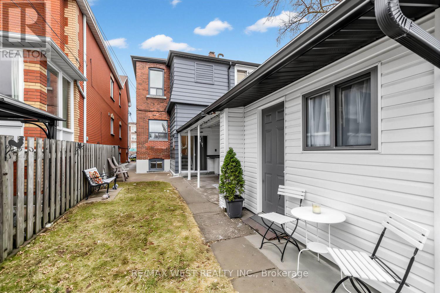 746 Gladstone Avenue, Toronto, Ontario  M6H 3J6 - Photo 34 - W12898752