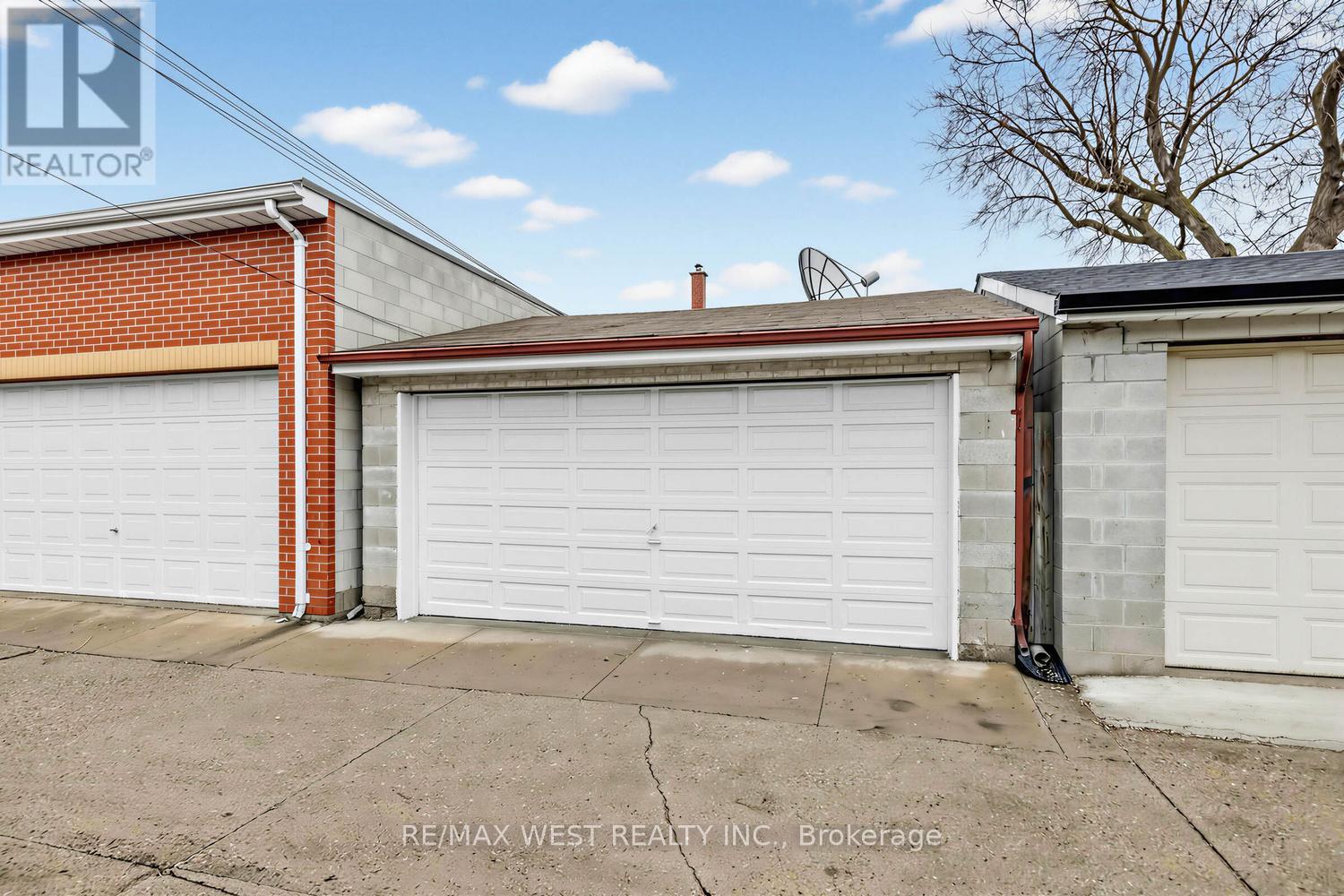 746 Gladstone Avenue, Toronto, Ontario  M6H 3J6 - Photo 38 - W12898752