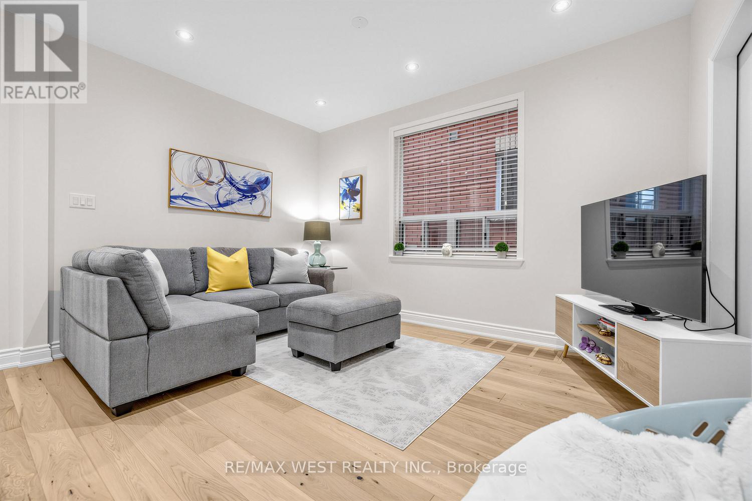 746 Gladstone Avenue, Toronto, Ontario  M6H 3J6 - Photo 8 - W12898752