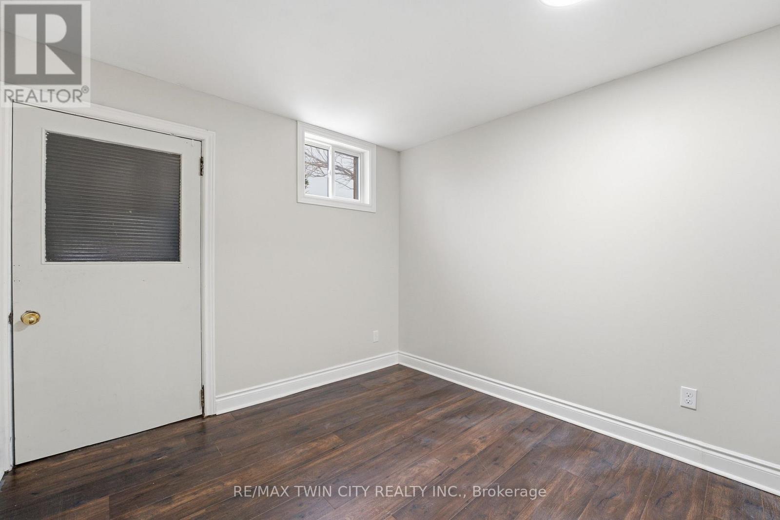 235 Elliott Street, Cambridge, Ontario  N1R 2L2 - Photo 32 - X12899130