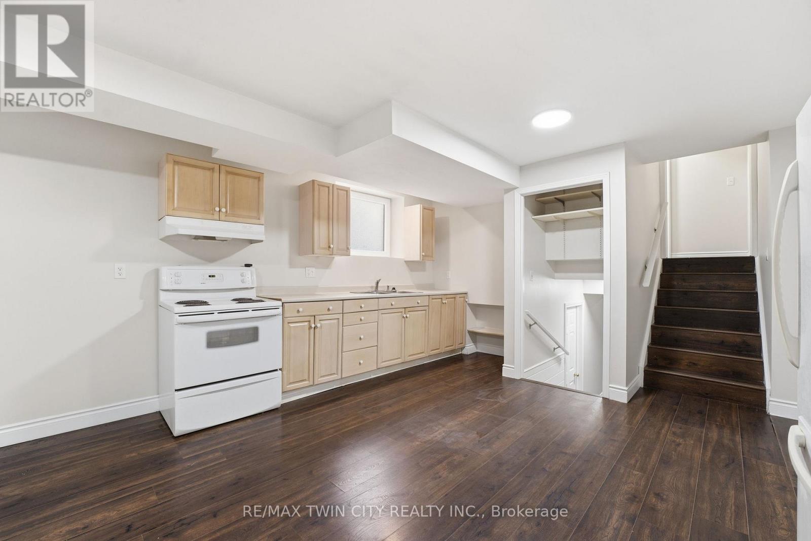 235 Elliott Street, Cambridge, Ontario  N1R 2L2 - Photo 30 - X12899130