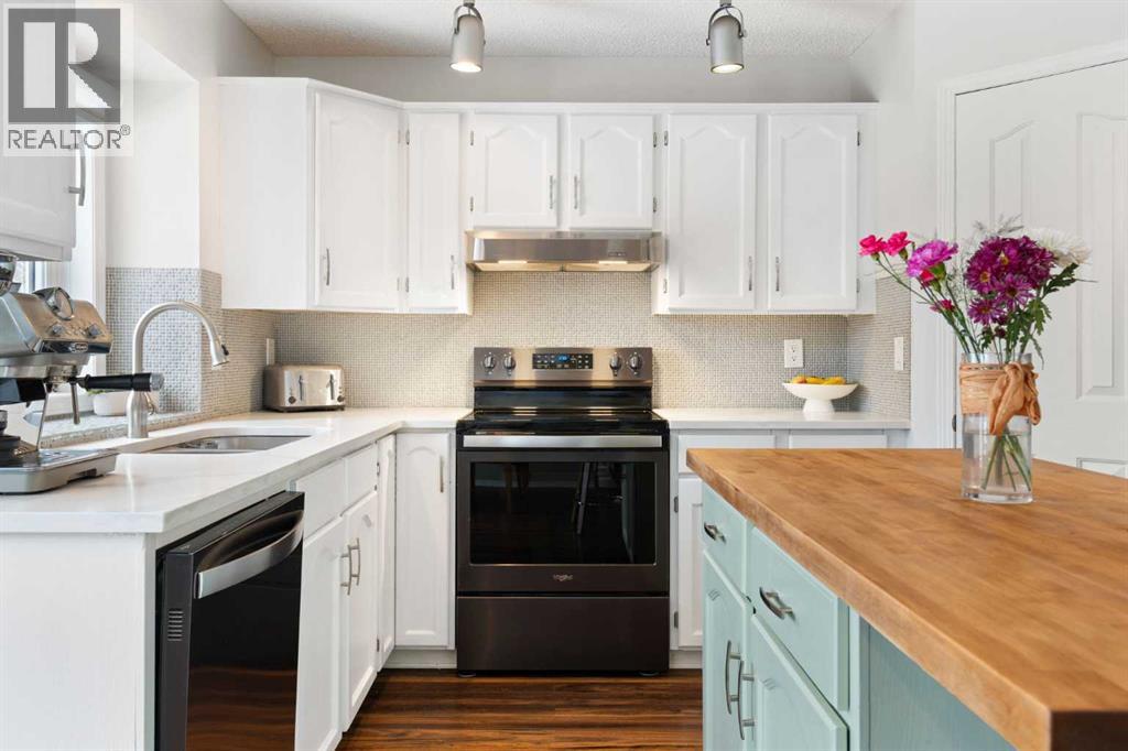 18 West Terrace Drive, Cochrane, Alberta