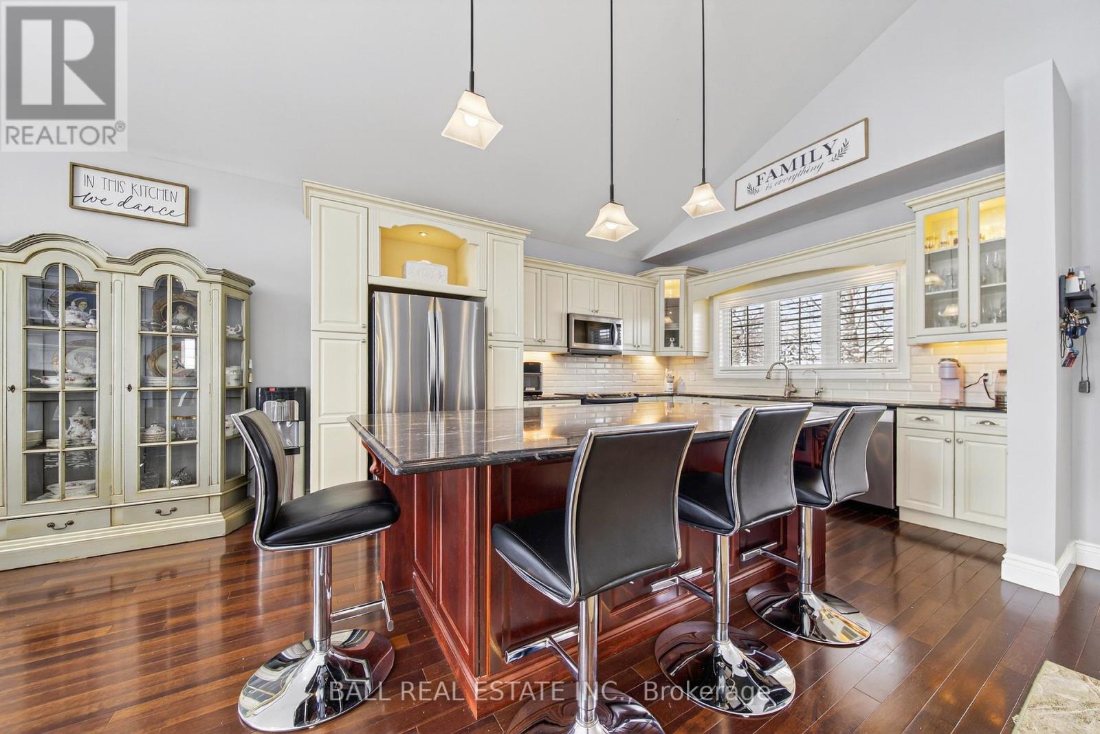 2172 Katchewanooka Court, Selwyn, Ontario  K0L 3G0 - Photo 6 - X12814392