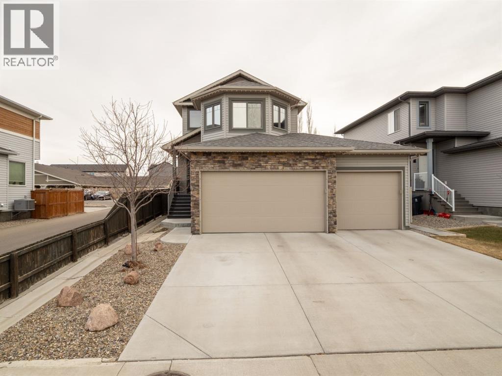 327 Mildred Dobbs Boulevard N, Lethbridge, Alberta