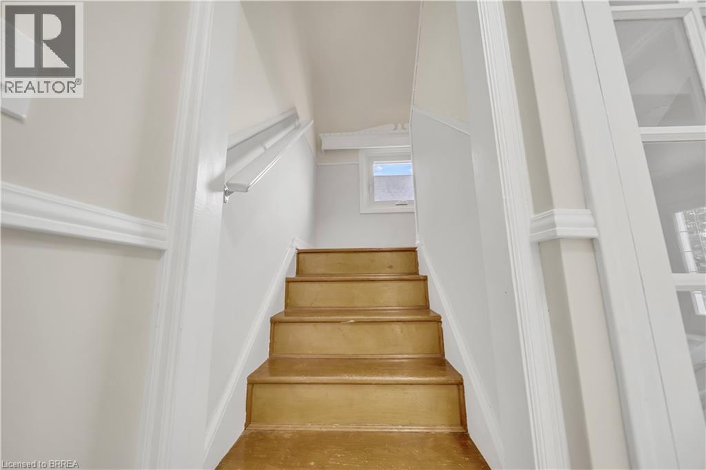 46 East 13th Street, Hamilton, Ontario  L9A 3Z3 - Photo 23 - 40812411