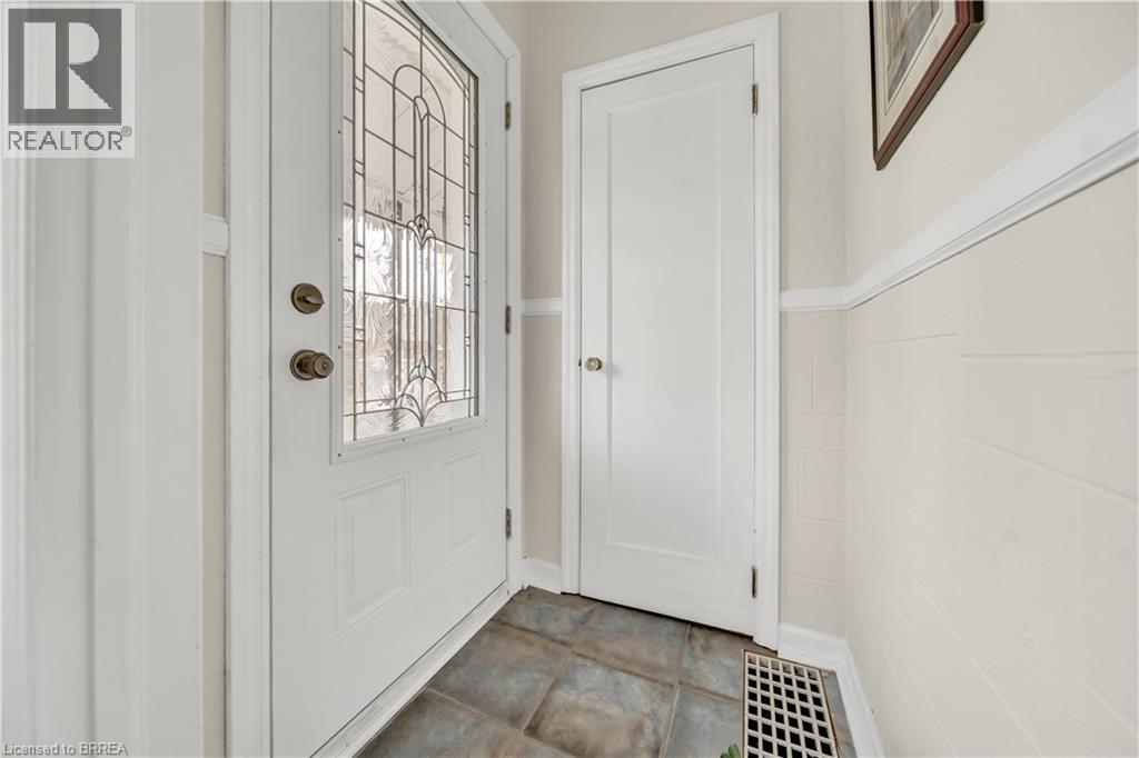 46 East 13th Street, Hamilton, Ontario  L9A 3Z3 - Photo 8 - 40812411