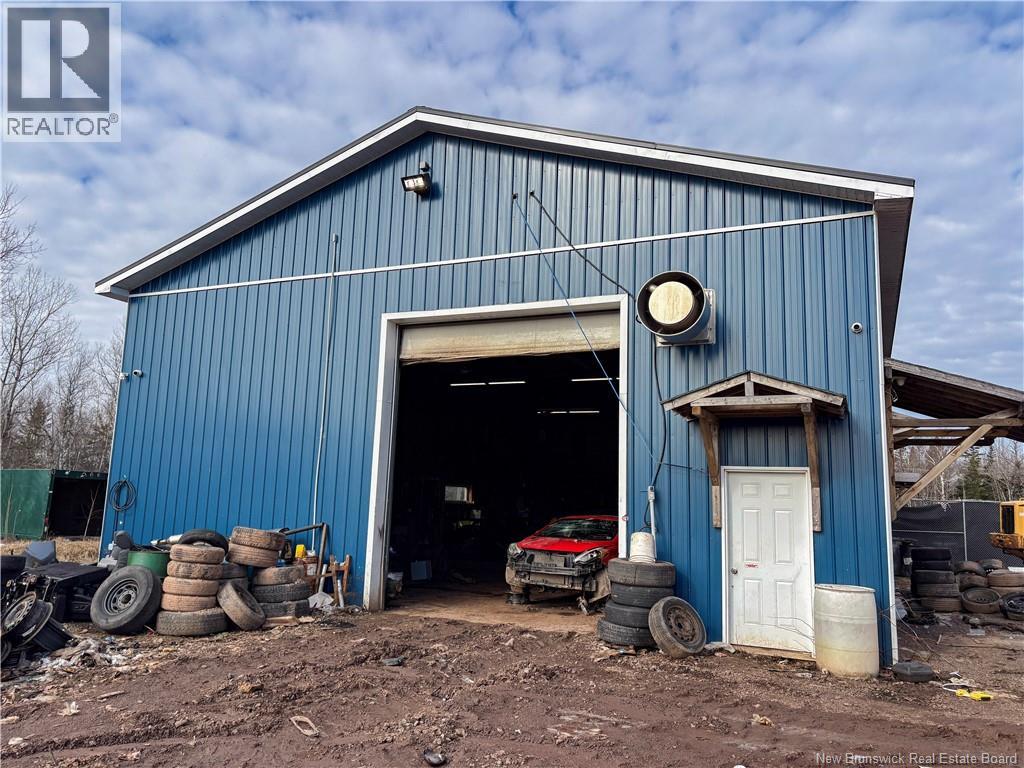 555 Caledonia Road, Moncton, New Brunswick  E1H 2E8 - Photo 3 - NB135352