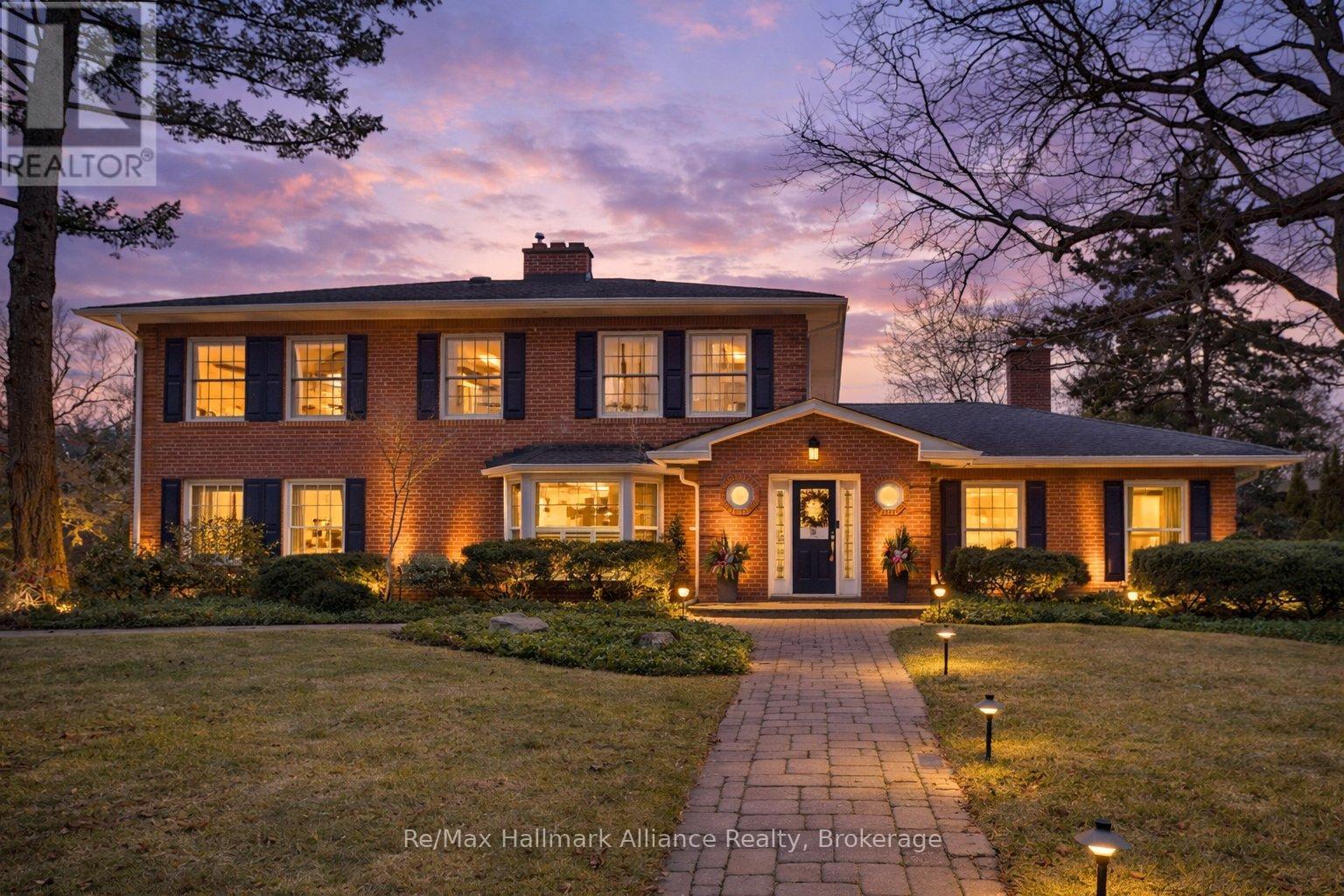 1335 Cambridge Drive, Oakville (Mo Morrison), Ontario  L6J 1S4 - Photo 1 - W12899502