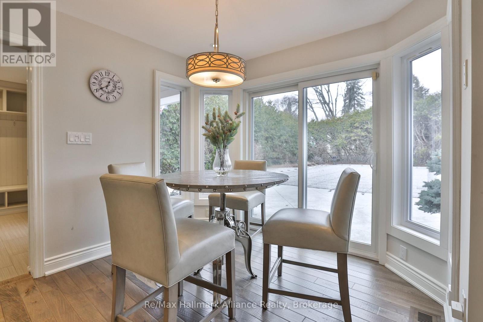 1335 Cambridge Drive, Oakville, Ontario  L6J 1S4 - Photo 14 - W12899502